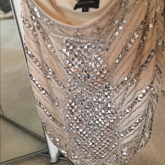 Studded V Shape Mini Skirt With Side Zipper Size 6 - Picture 5 of 8